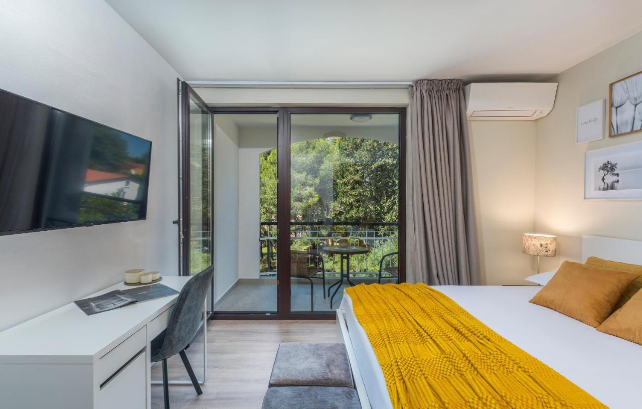 Just Renovated Stylish 2 Bedrooms Apartment Only A Few Steps From The Beach! Novigrad Istria 외부 사진
