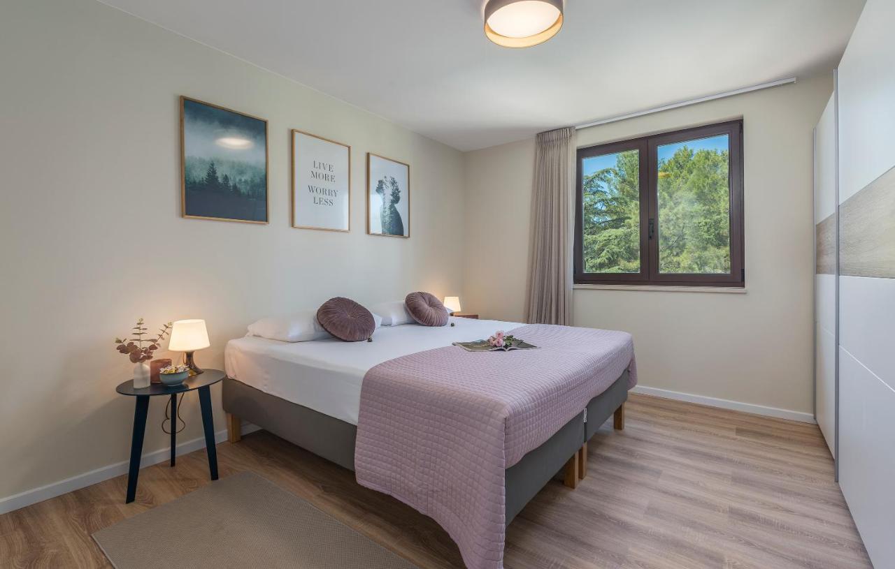 Just Renovated Stylish 2 Bedrooms Apartment Only A Few Steps From The Beach! Novigrad Istria 외부 사진