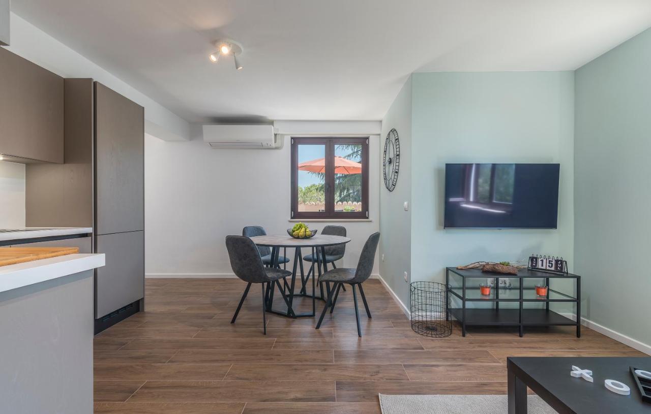 Just Renovated Stylish 2 Bedrooms Apartment Only A Few Steps From The Beach! Novigrad Istria 외부 사진