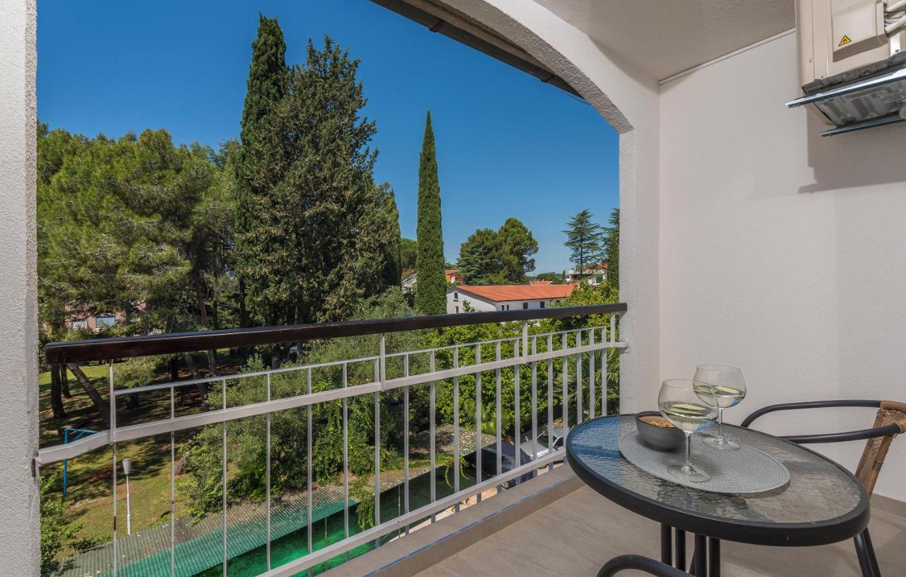Just Renovated Stylish 2 Bedrooms Apartment Only A Few Steps From The Beach! Novigrad Istria 외부 사진